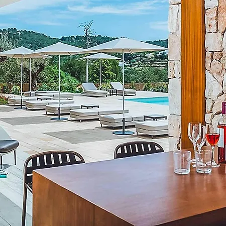Amaya Villa *